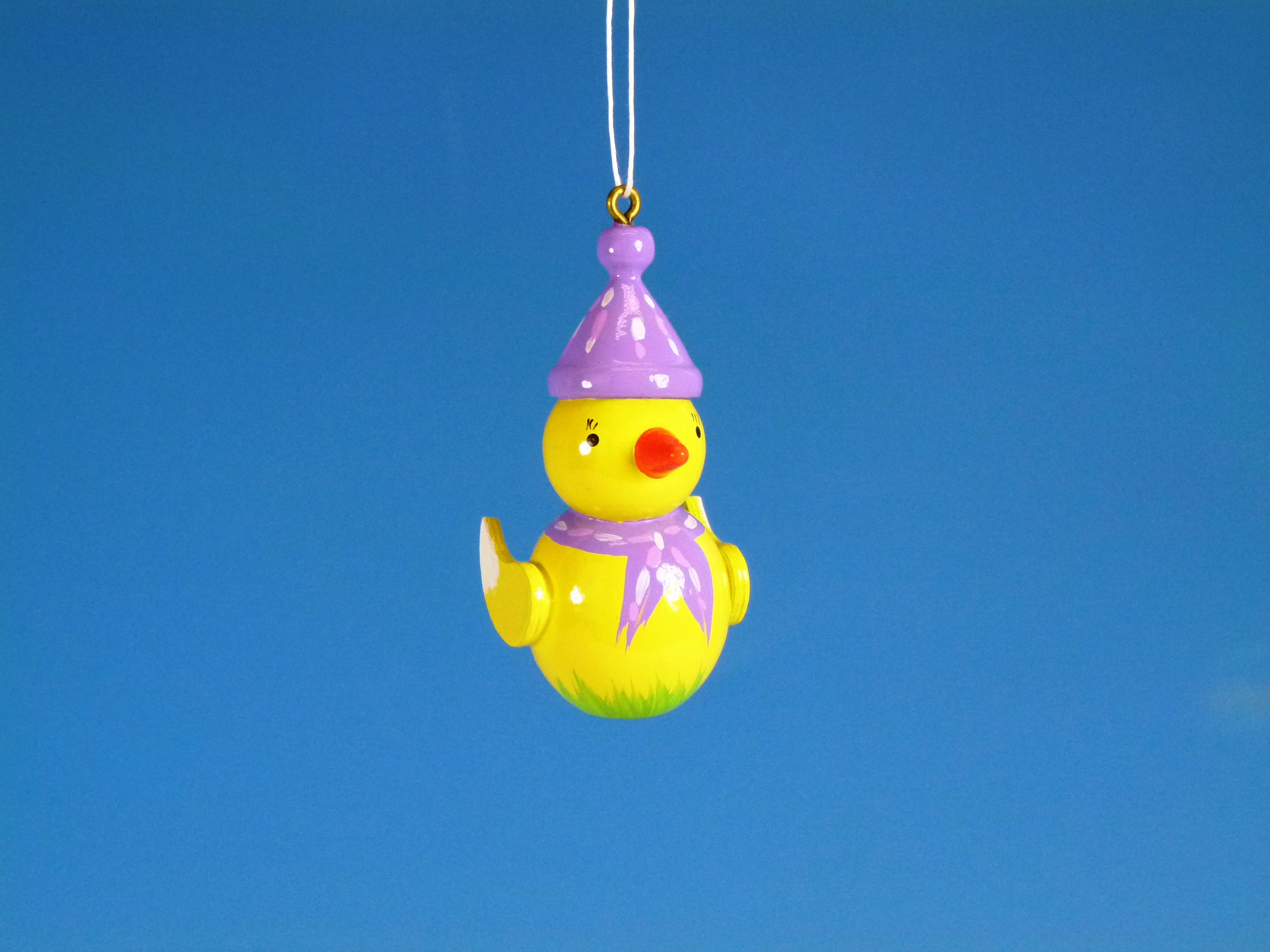 Baumbehang Küken mit lila Bommelmütze & Schal