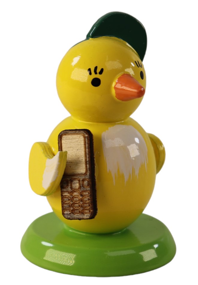 kueken-stehend-mit-handy-20-ullrich-kunsthandwerk-paul-ullrich-volkskunstbestehen