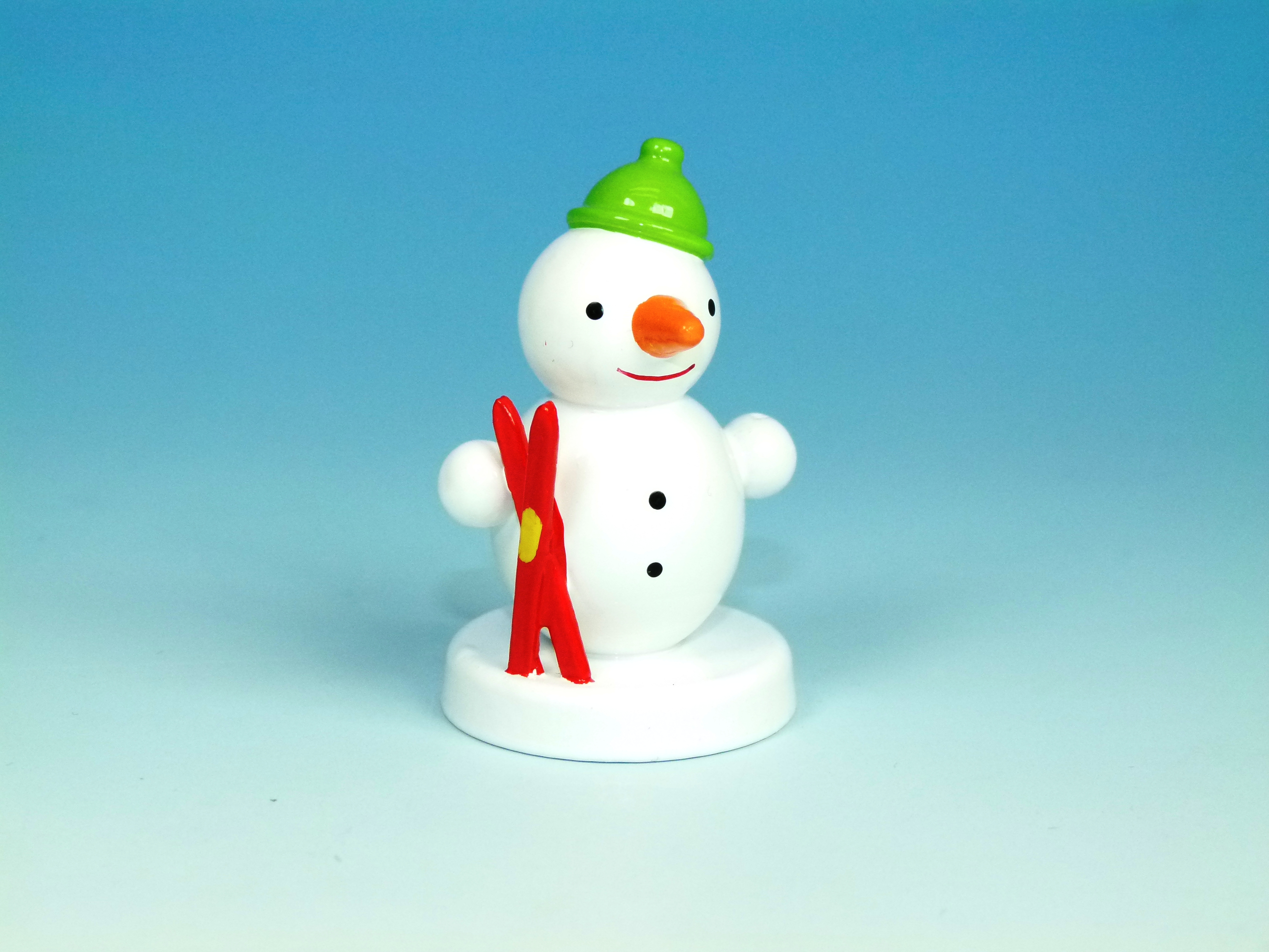 schneemannfigur-stehend-mit-ski-10-ullrich-kunsthandwerk-paul-ullrich-volkskunstbestehen