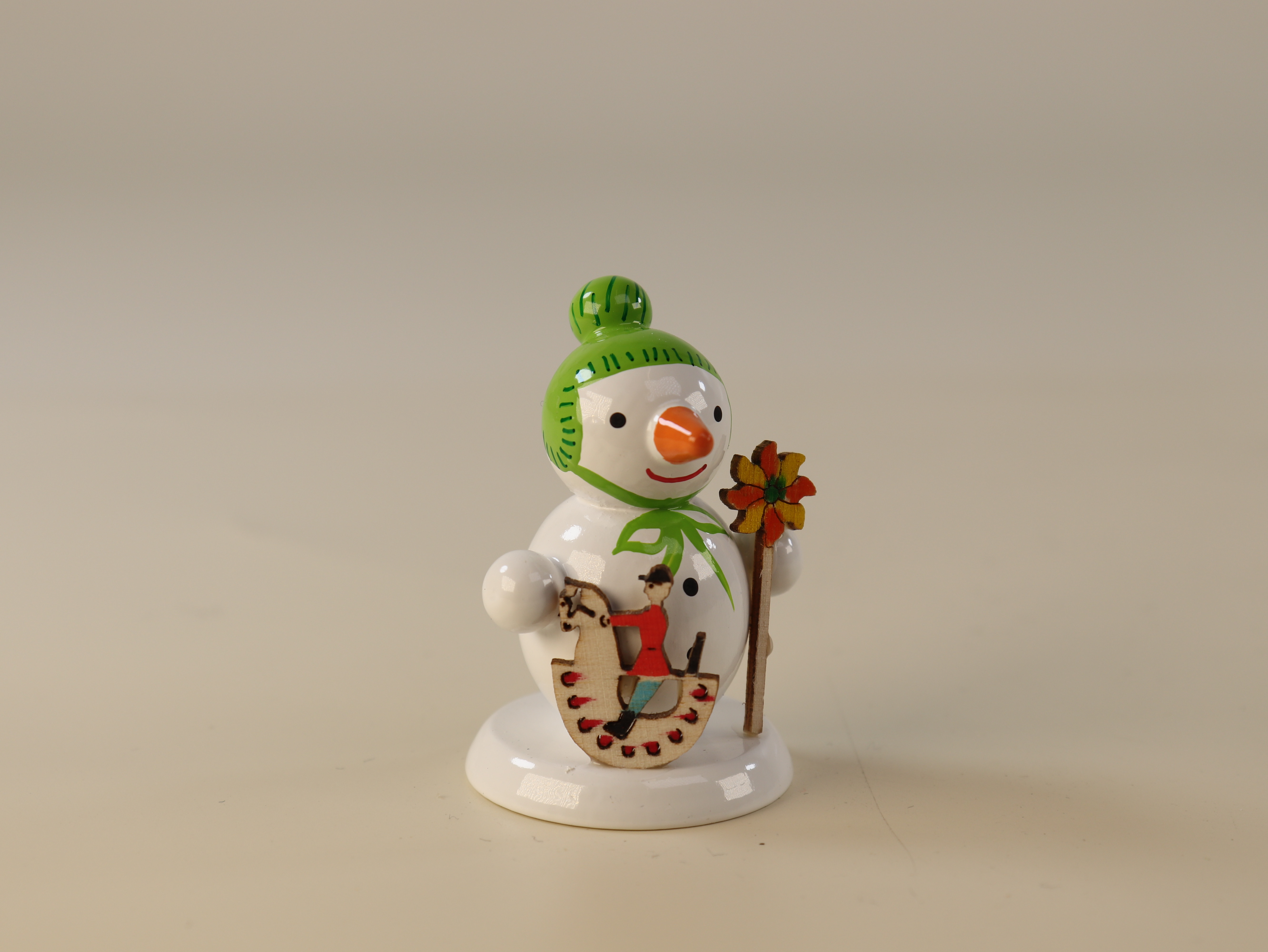 schneemannfigur-stehend-reiterlein-10-ullrich-kunsthandwerk-paul-ullrich-volkskunstbestehen