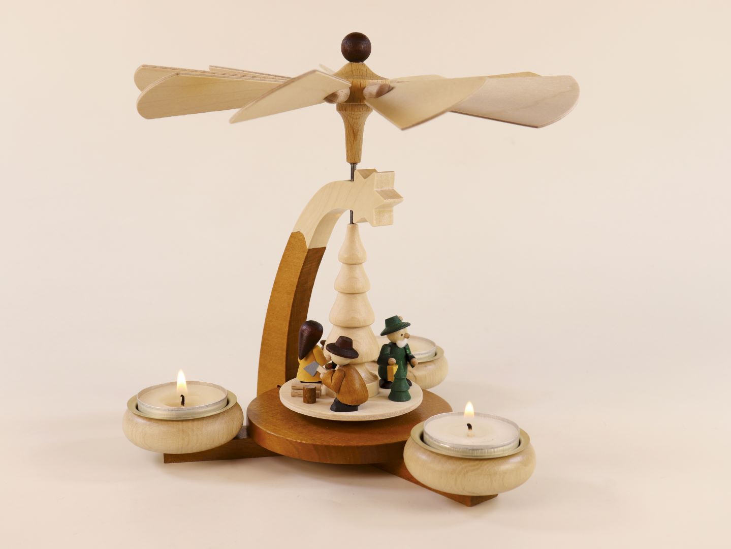 Teelichtpyramide zum Hinstellen mit Waldmotiv