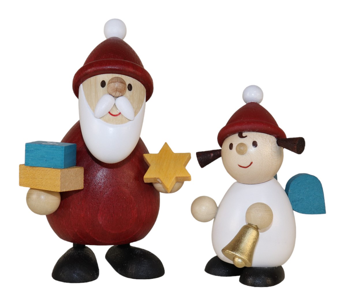 Farbenfroh bemalte Holzfiguren als Weihnachtsmann und Engel, Dekofiguren zum Hinstellen.