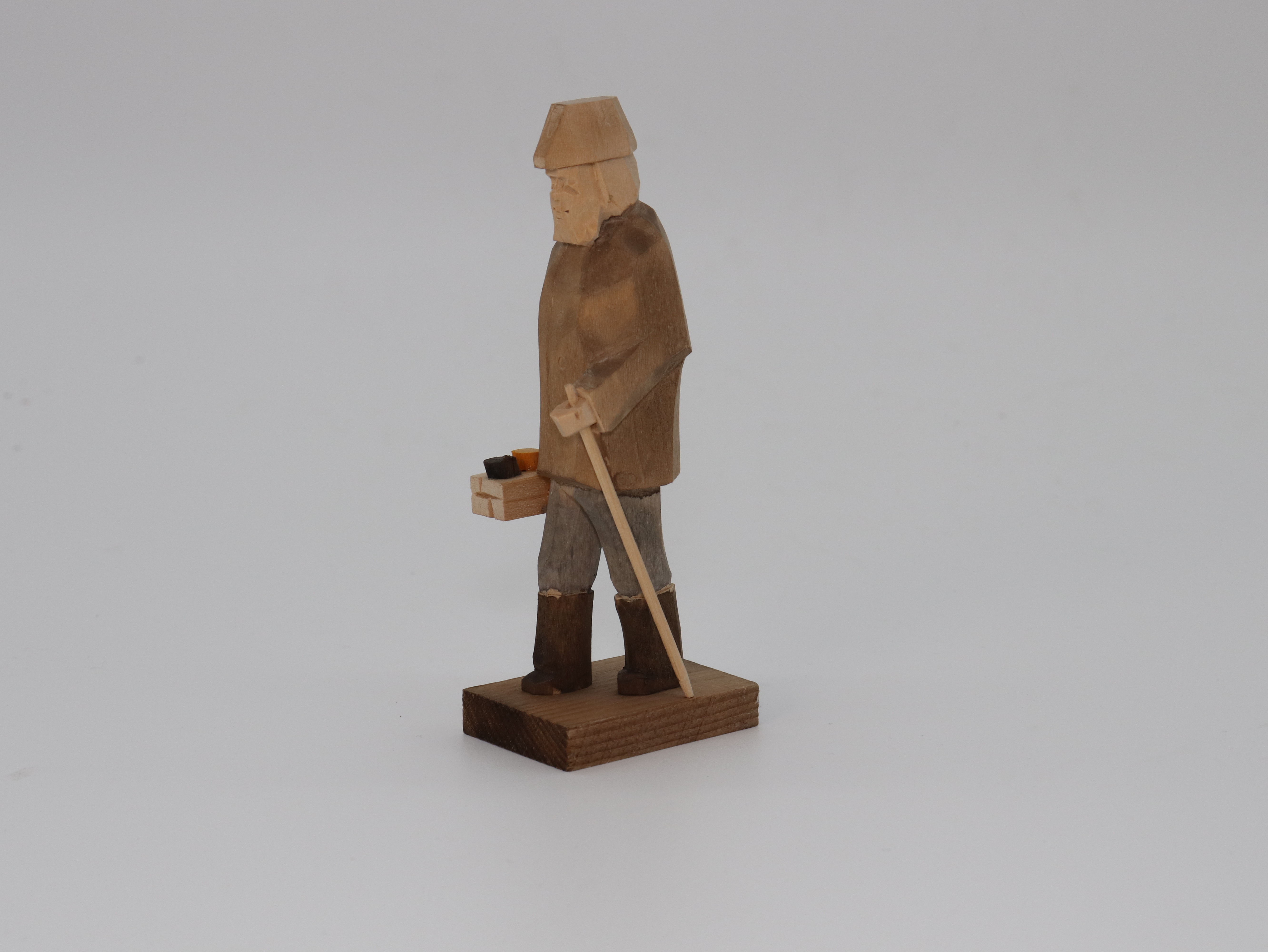 waldfiguren-geschnitzt-lasiert-40-ullrich-kunsthandwerk-paul-ullrich-volkskunstbestehen