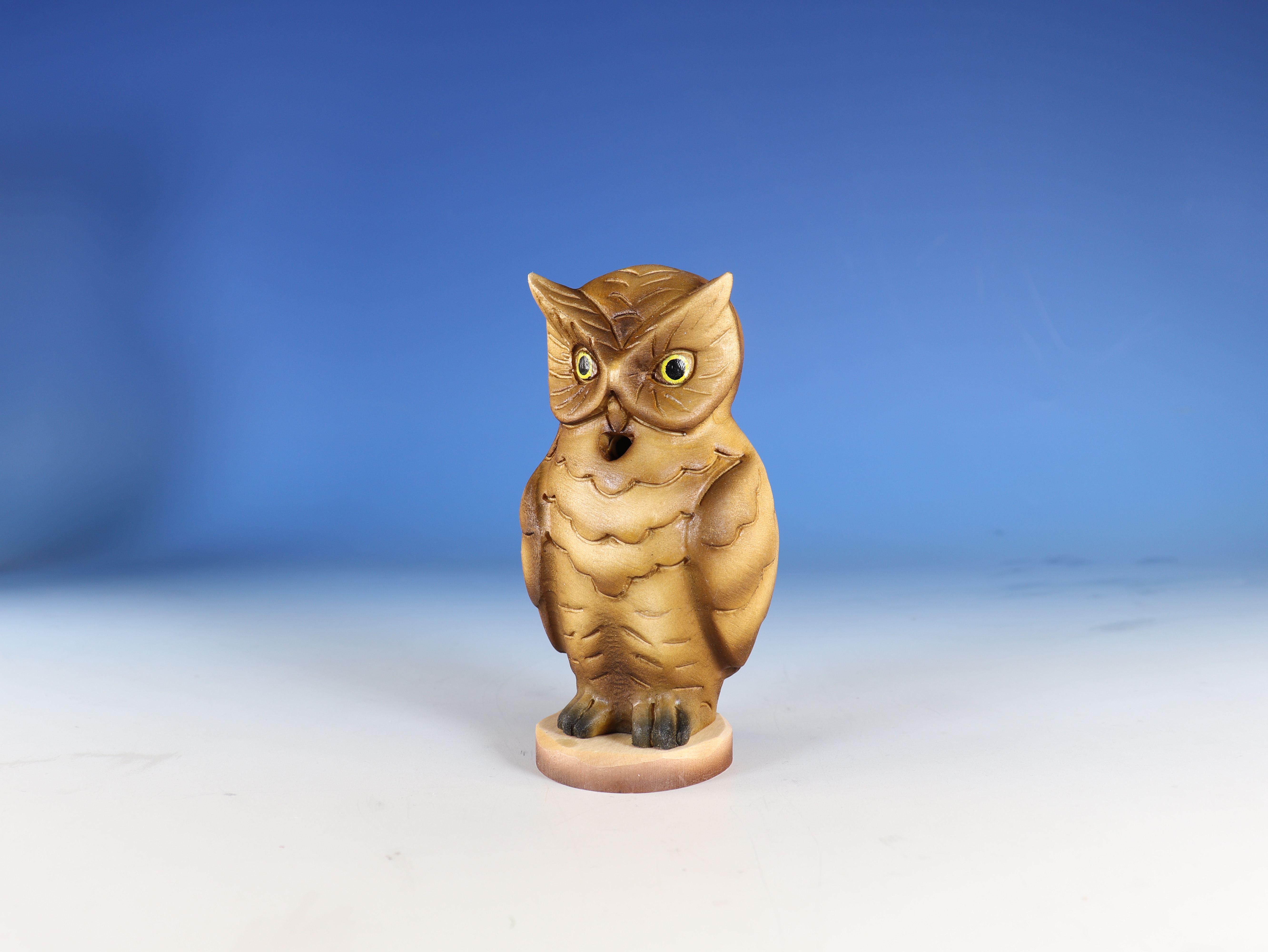 raeuchereule-geschnitzt-klein-10-ullrich-kunsthandwerk-paul-ullrich-volkskunstbestehen