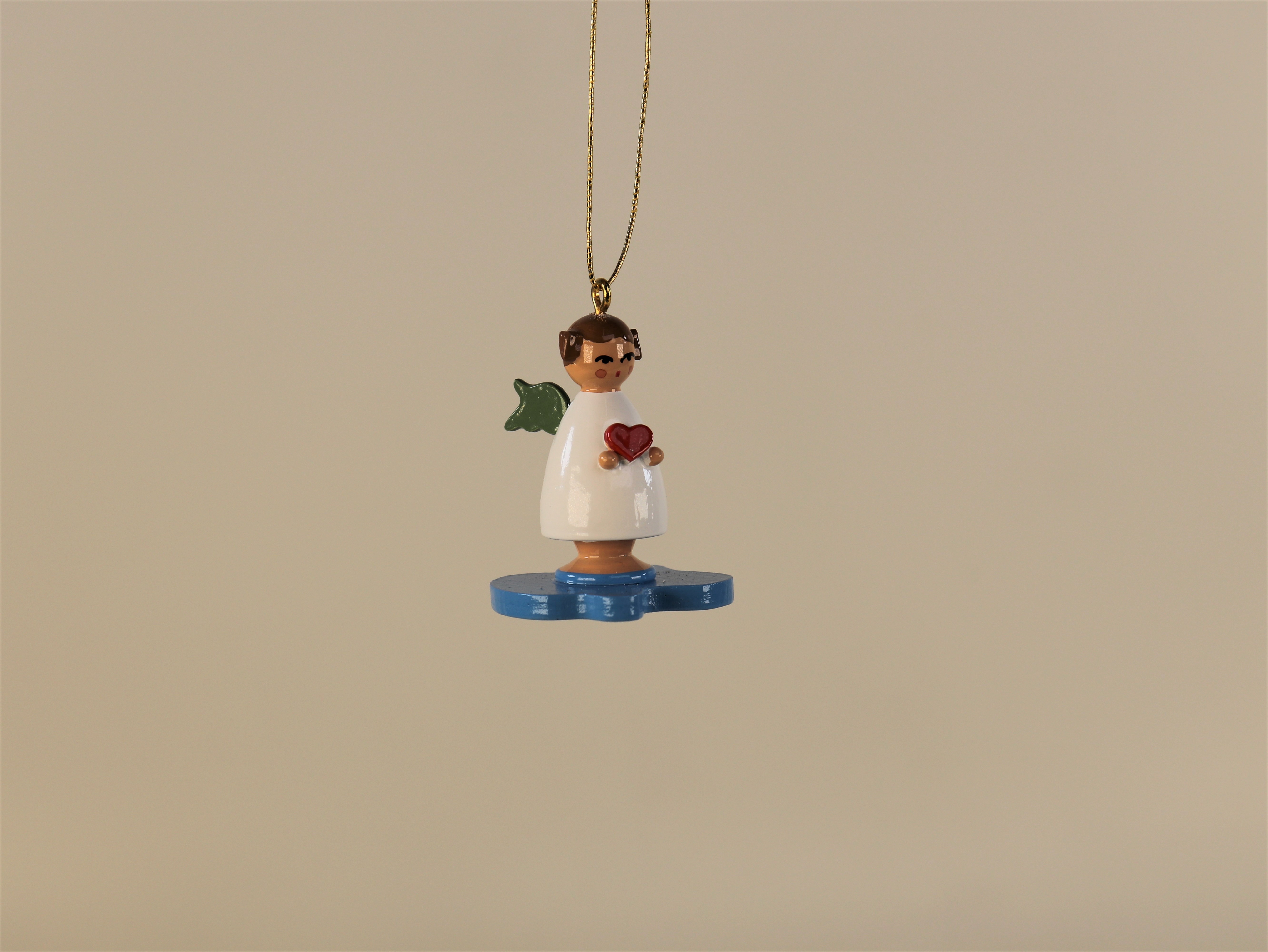 Christbaumschmuck Engel mit Herz auf Wolke