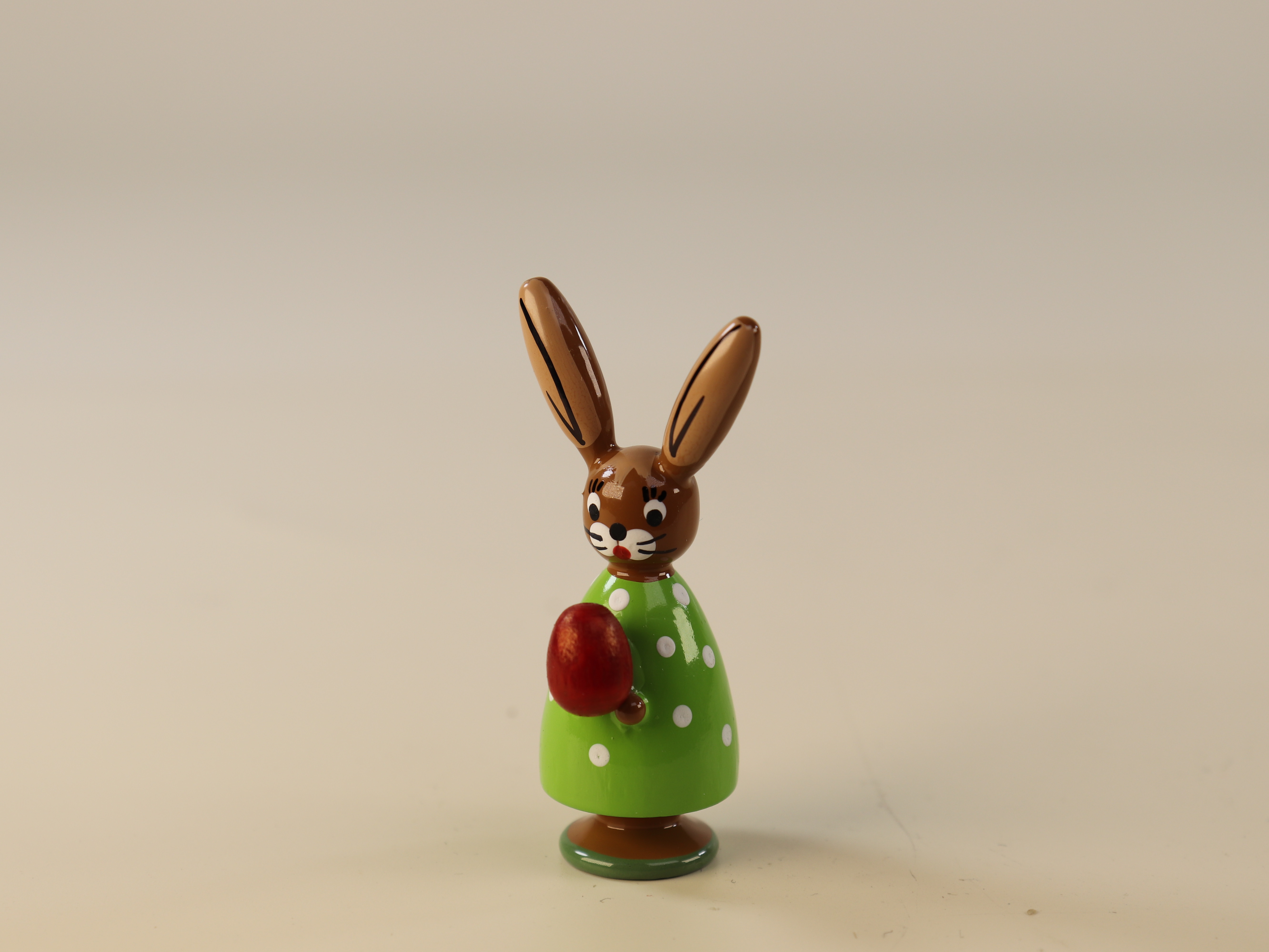 Tischschmuck zu Ostern 'Hase mit Ei' hellgrün zum Dekorieren