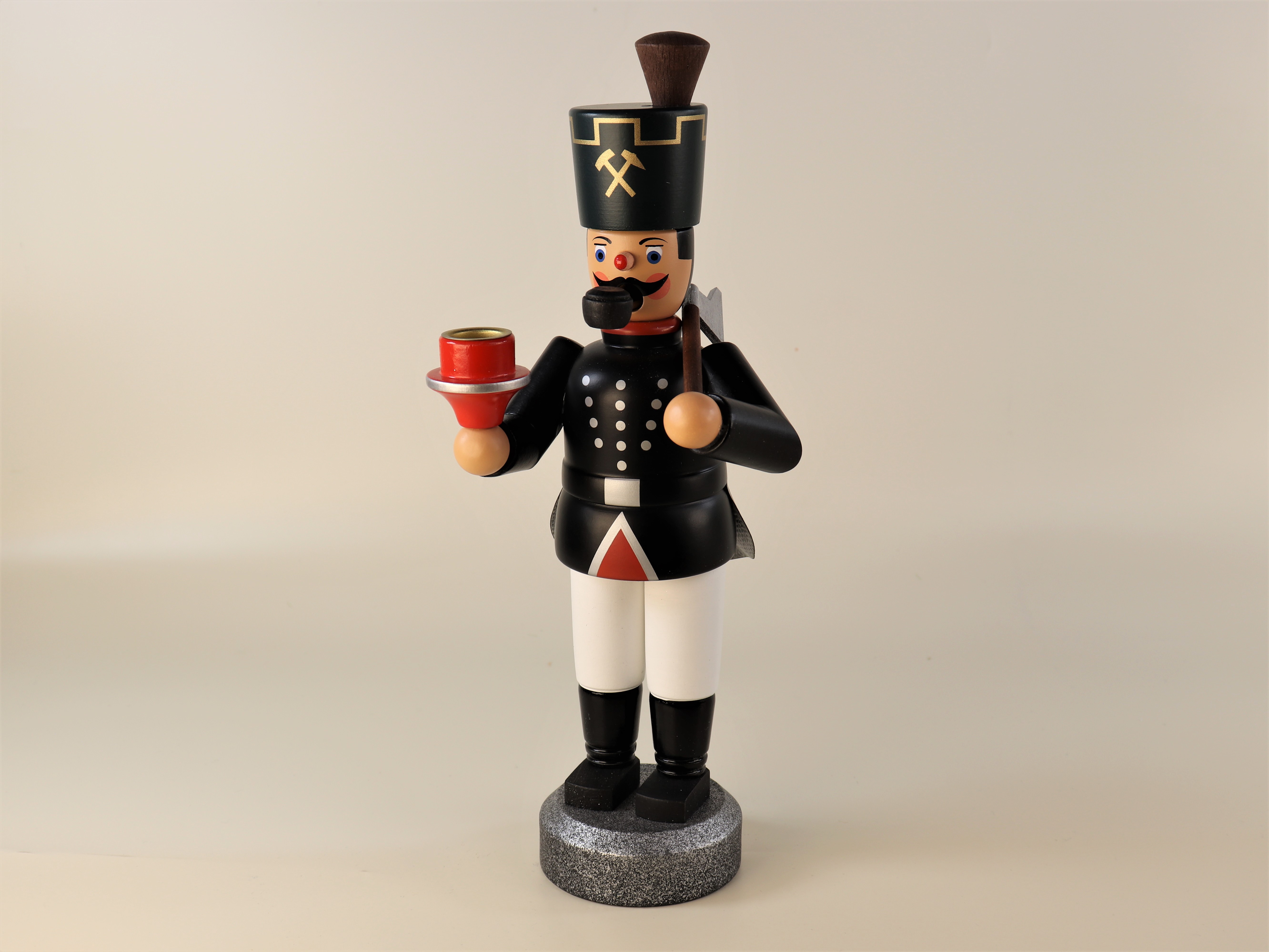 raeuchermann-bergmann-mit-licht-und-hacke-10-ullrich-kunsthandwerk-paul-ullrich-volkskunstbestehen