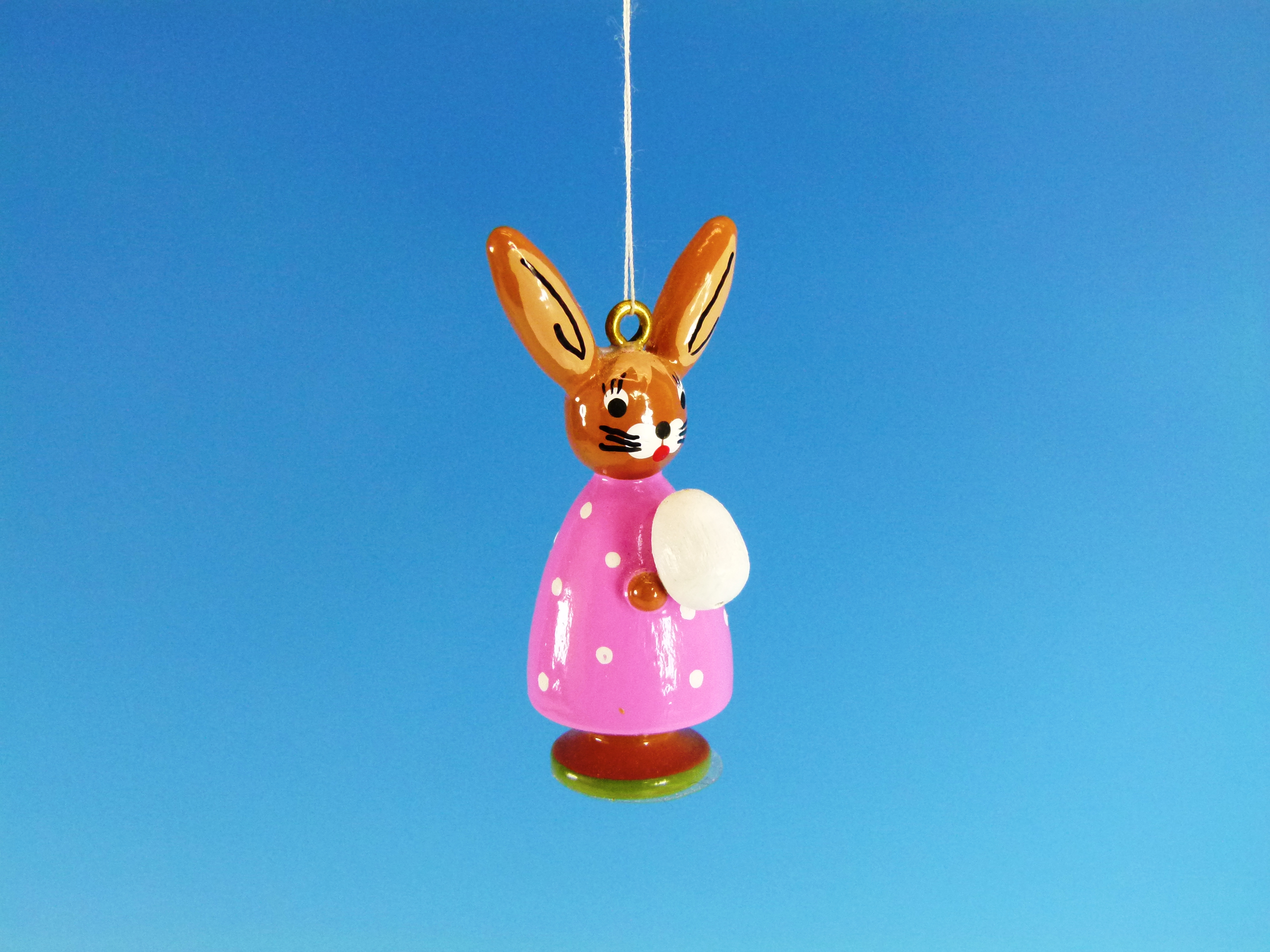 Baum-Anhänger für den Osterstrauch 'Hase mit Ei' pink