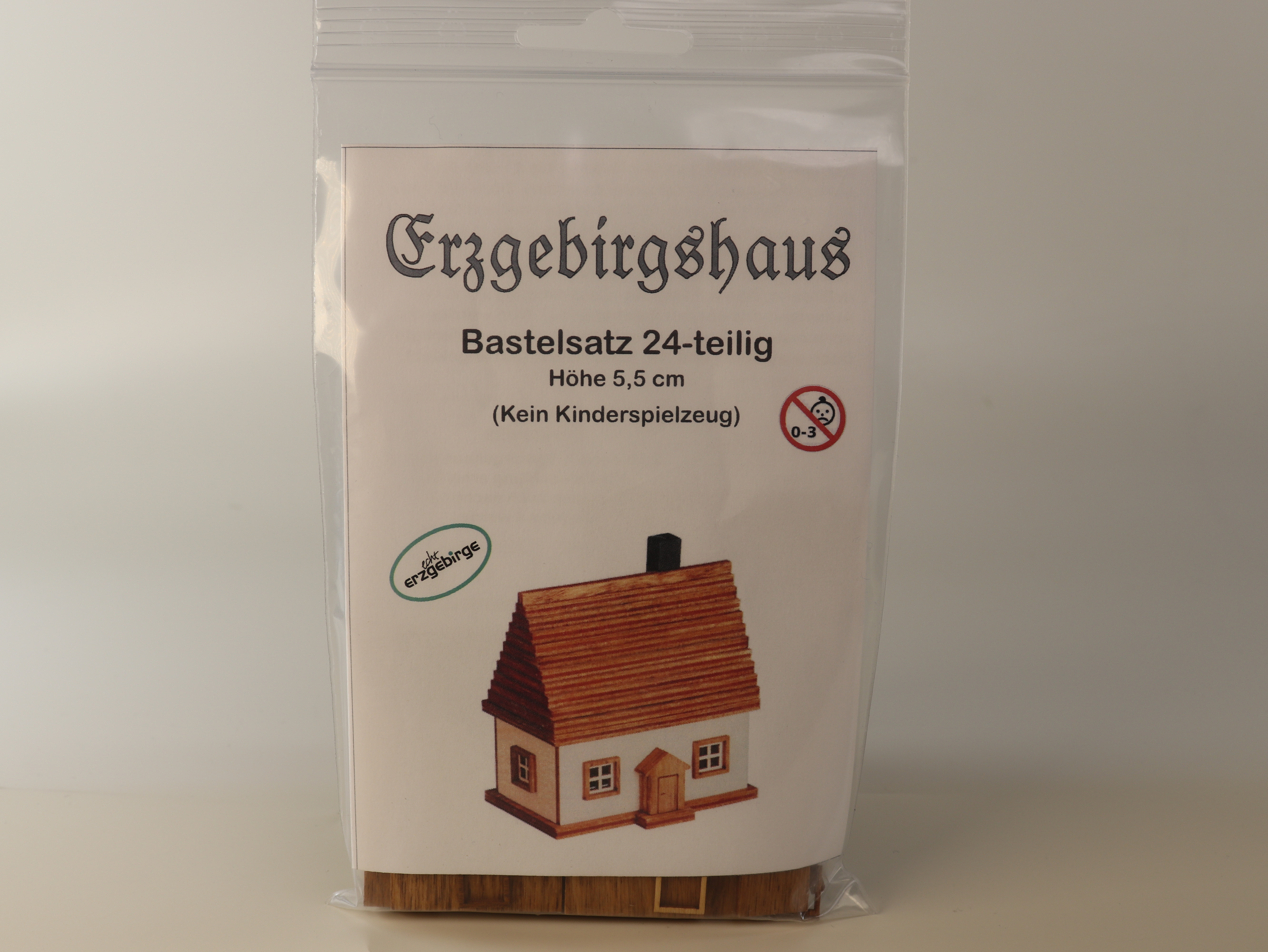 Bastelsatz Erzgebirgshaus - 24-teilig in der Verpackung