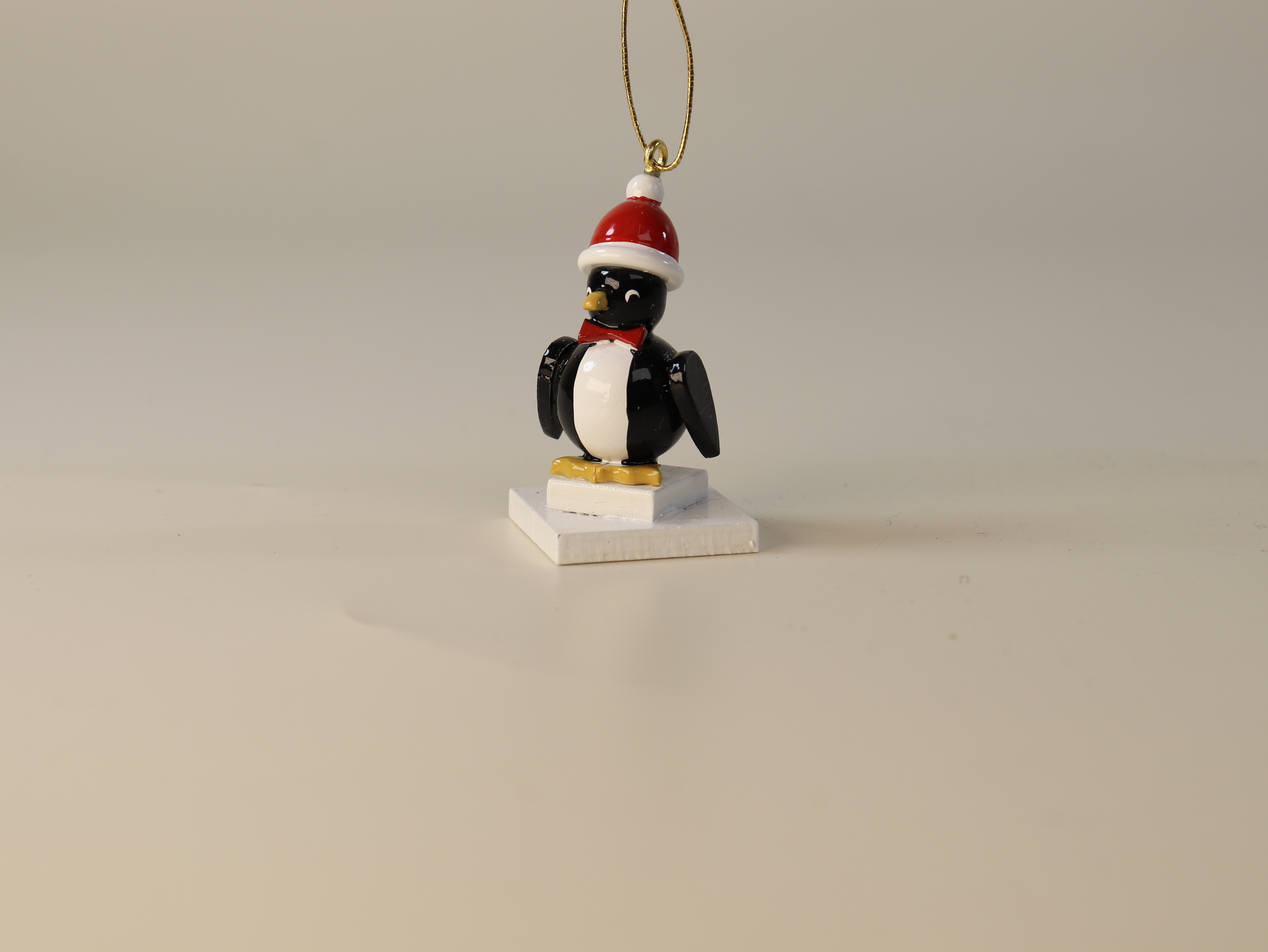 Baumbehang Pinguin auf Eisscholle
