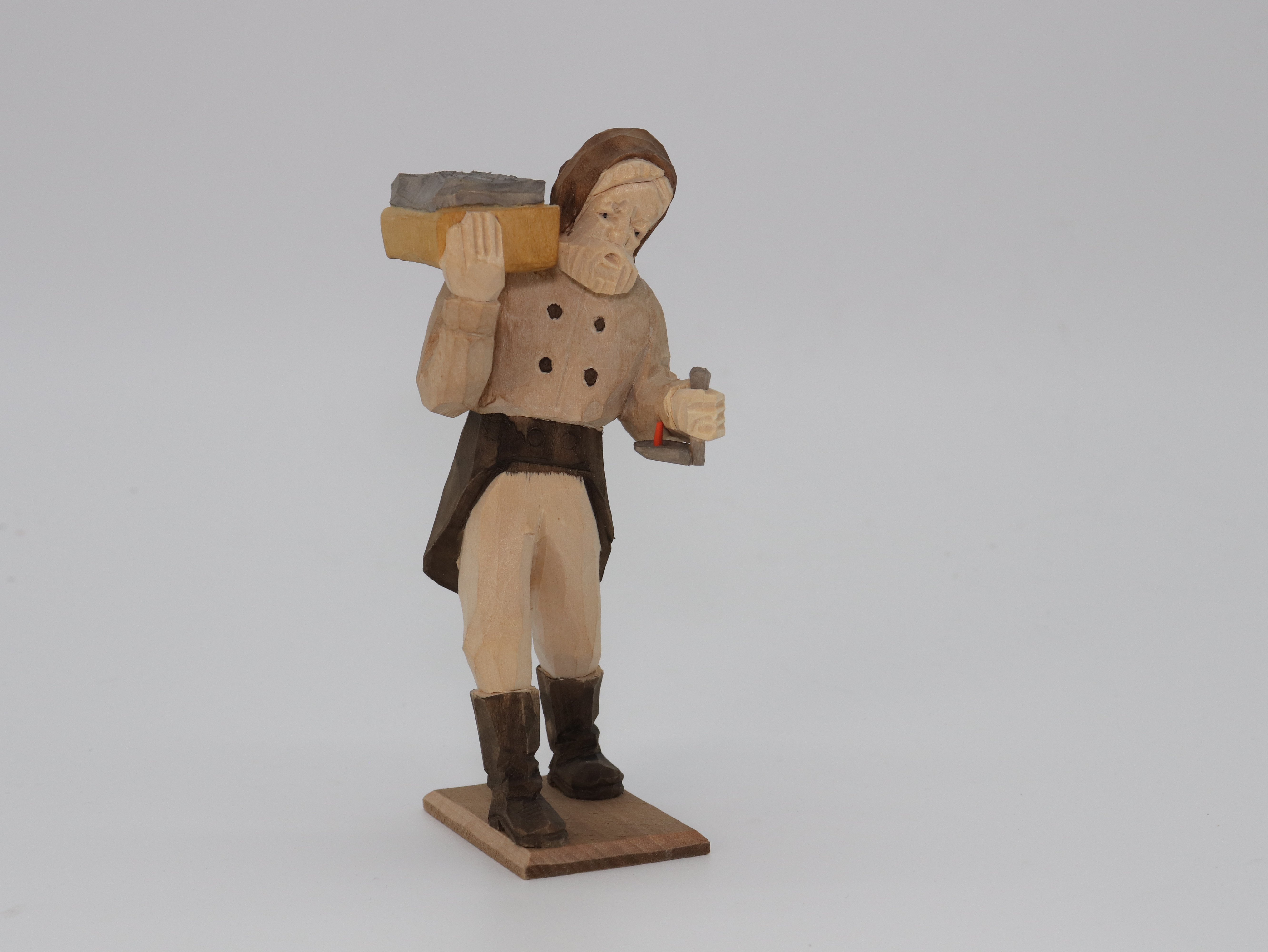 bergmann-erztraeger-geschnitzt-und-lasiert-10-ullrich-kunsthandwerk-paul-ullrich-volkskunstbestehen